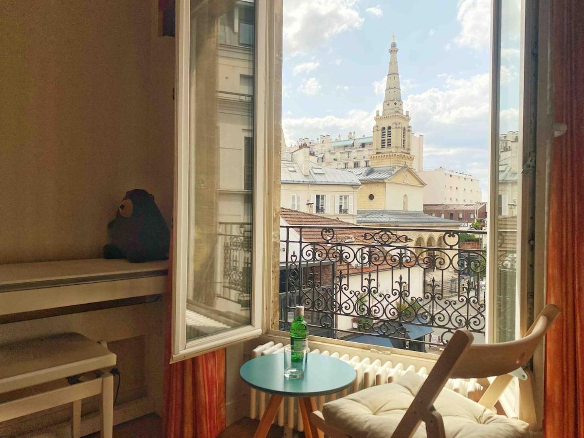 Family Tour Eiffel Apartment Paris