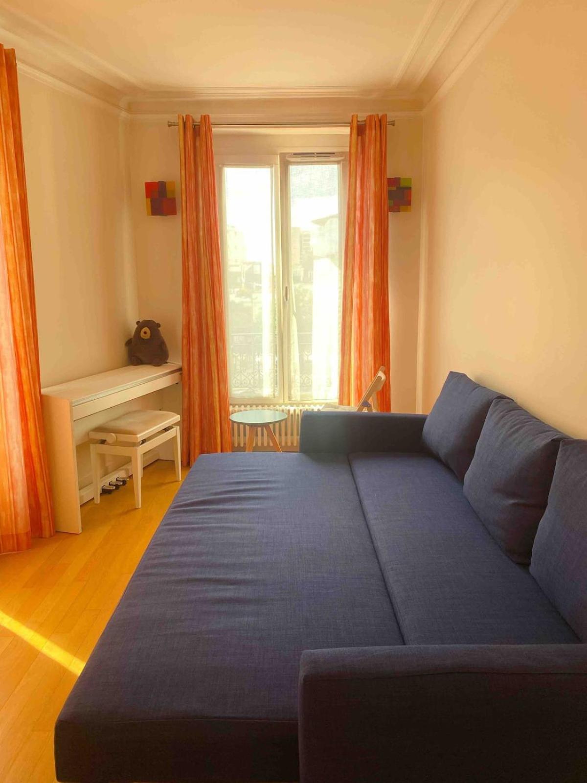 Family Tour Eiffel Apartment